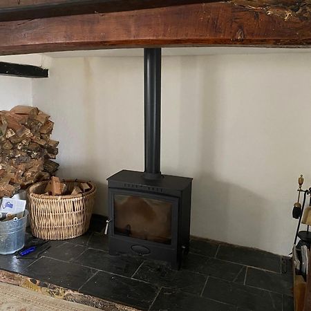Bryntirion Farmhouse Rooms Llanfair Caereinion Exterior photo