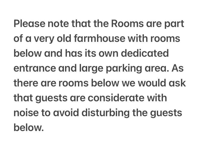 Bryntirion Farmhouse Rooms Llanfair Caereinion Exterior photo